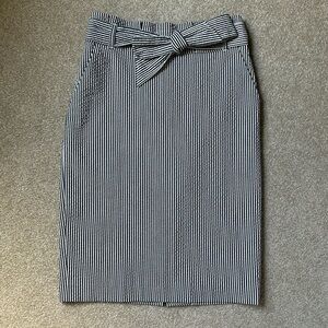 Ann Taylor seer sucker pencil skirt